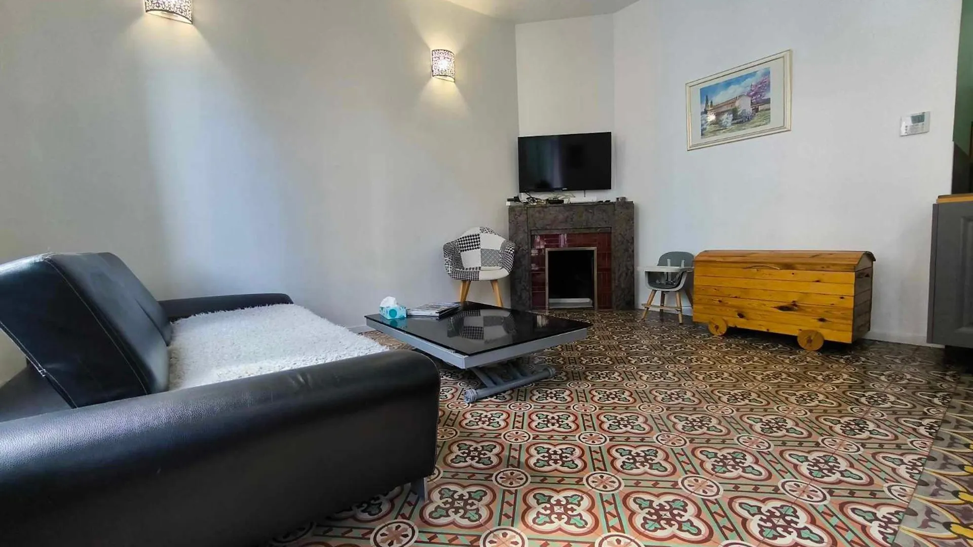 Appartement Climatise A Deux Pas Des Remparts Avignon France